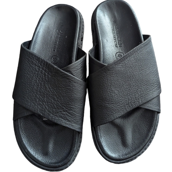 Crisscross Leather Sandals - Picture 2 of 10